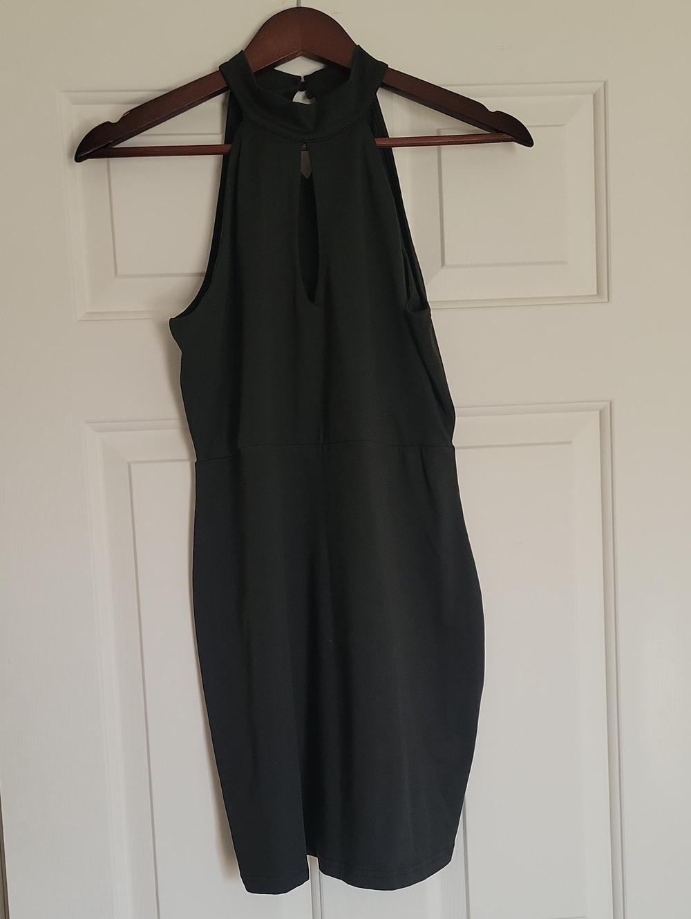 SHEIN Black Sleeveless Halter Keyhole Mini Dress